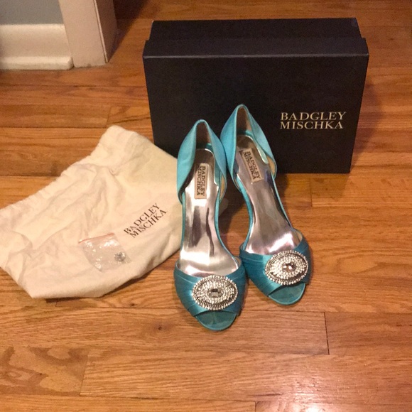 Badgley Mischka Shoes - Badgley Mischka turquoise peep toe evening pumps